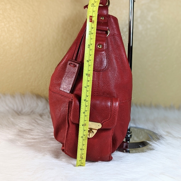 Pour La Victoire Red Pebbled Leather Hobo Shoulder Bag Large - Picture 3 of 14